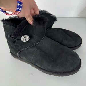 Ugg Mini Bailey Button Bling Boot in Black Size 9